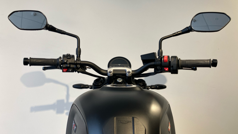 Triumph Trident (20MY)